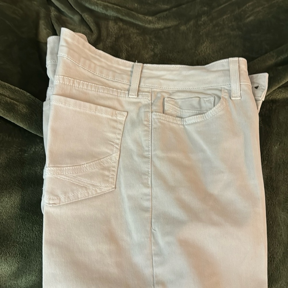 Gently used beige Maryland straight leg not your daughters jeans size 8